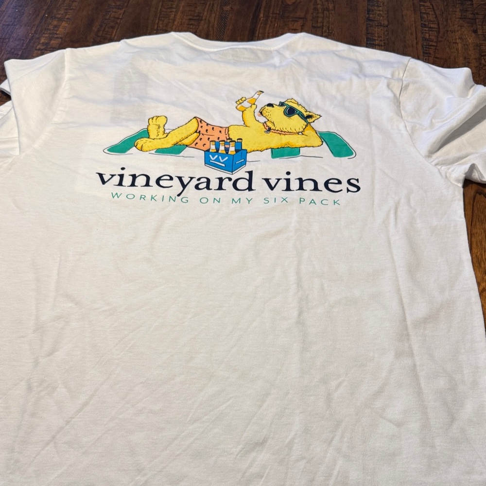 Vineyard Vines🐳 Graphic White Tee NWT